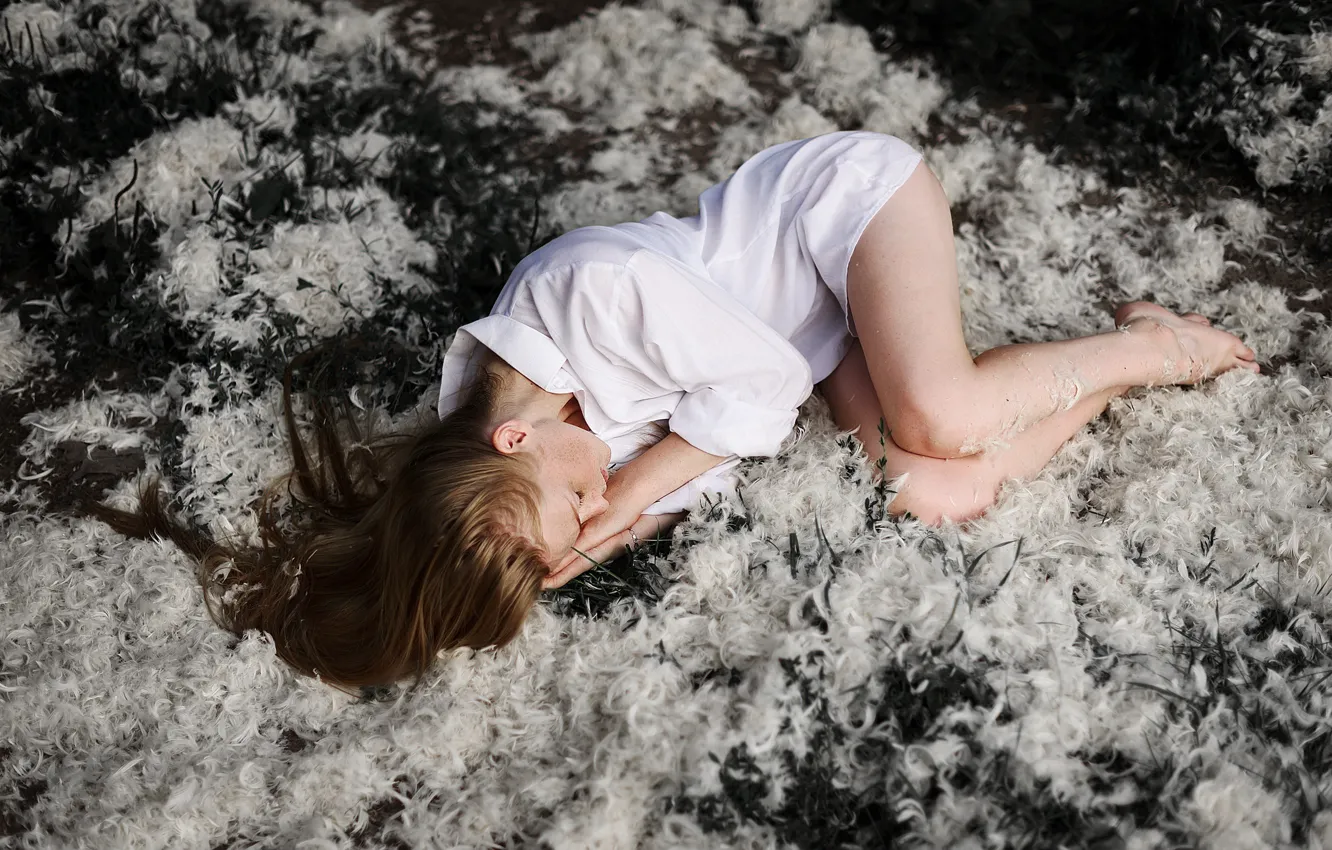 Photo wallpaper girl, sleep, feathers, shirt, in the woods, Juliana Naidenova