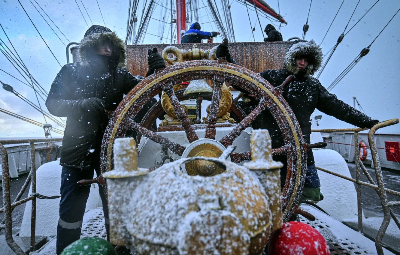 Photo wallpaper winter, sailboat, sailors, steering