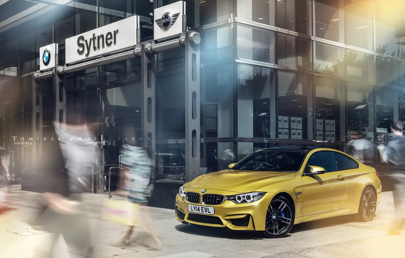 Photo wallpaper yellow, BMW, BMW, yellow, Coupe, pedestrians, F82, Tomirri photography