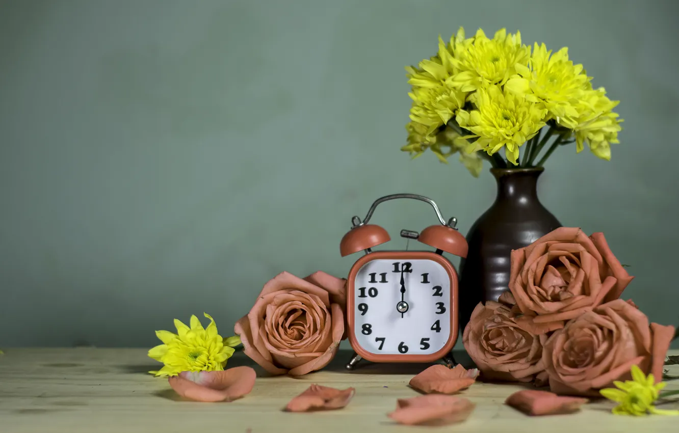 Photo wallpaper flowers, roses, alarm clock, vase, chrysanthemum