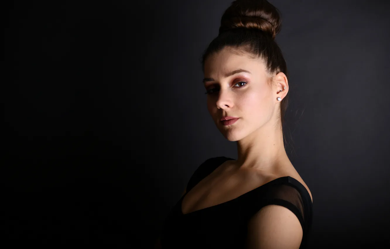 Photo wallpaper look, model, hairstyle