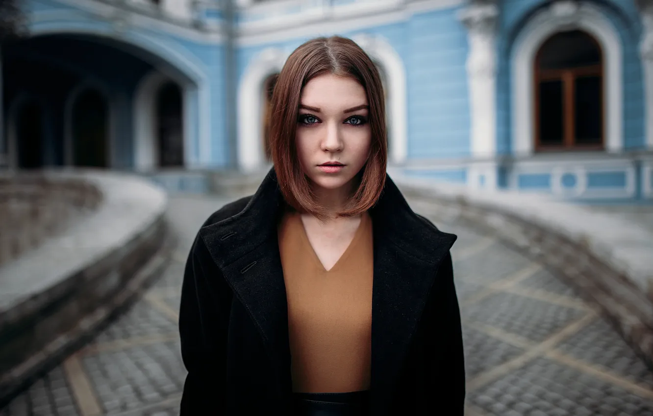 Photo wallpaper girl, city, sweetheart, clothing, the building, portrait, hairstyle, light