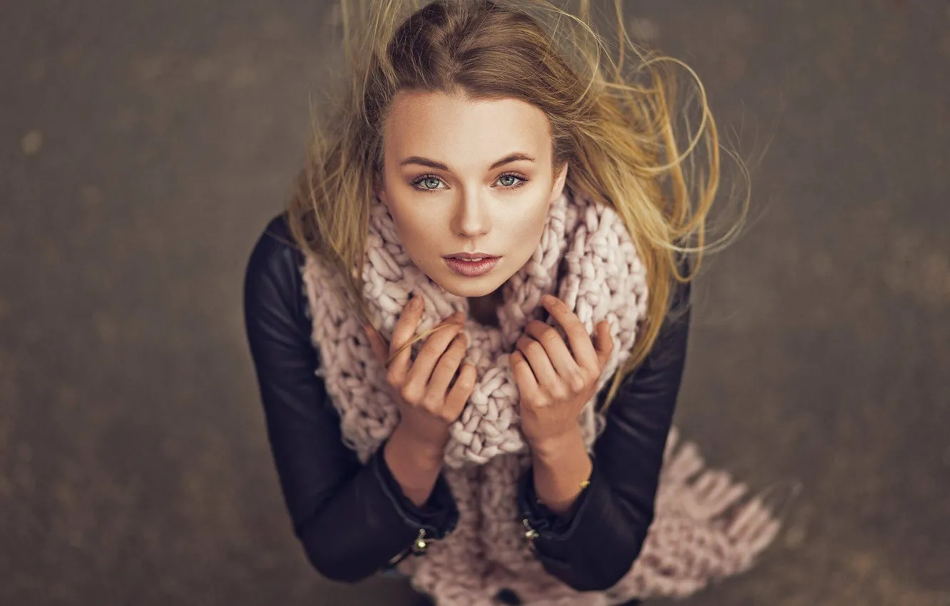 Photo wallpaper look, face, background, hair, hands, scarf