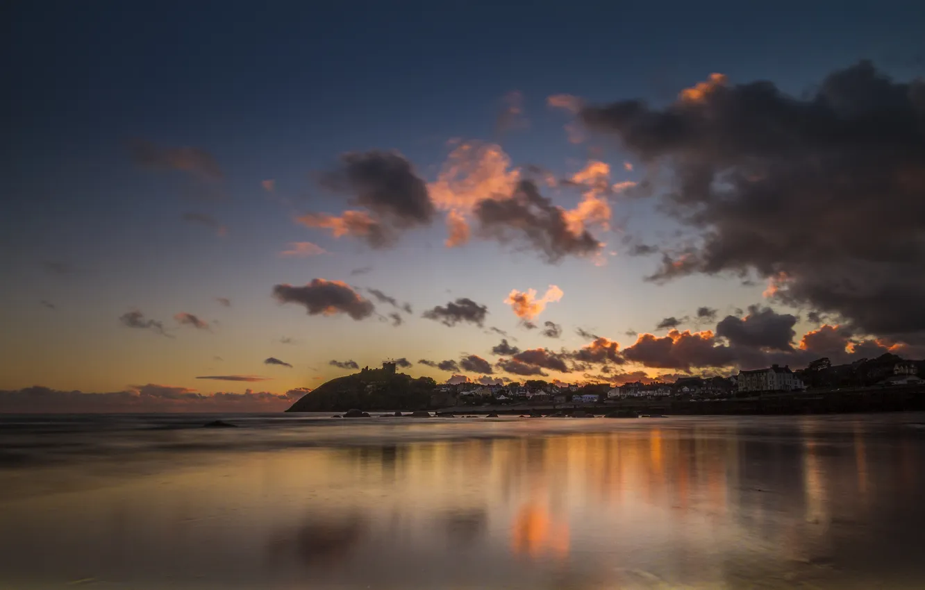 Photo wallpaper beach, sunset, the city, the ocean, Criccieth Beach