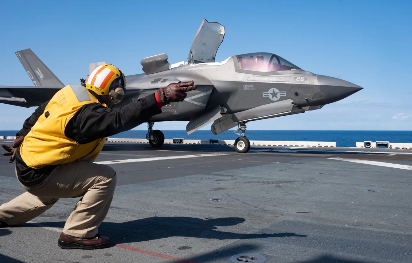 Photo wallpaper Pacific Ocean, aircraft carrier, USS Makin Island, USS America