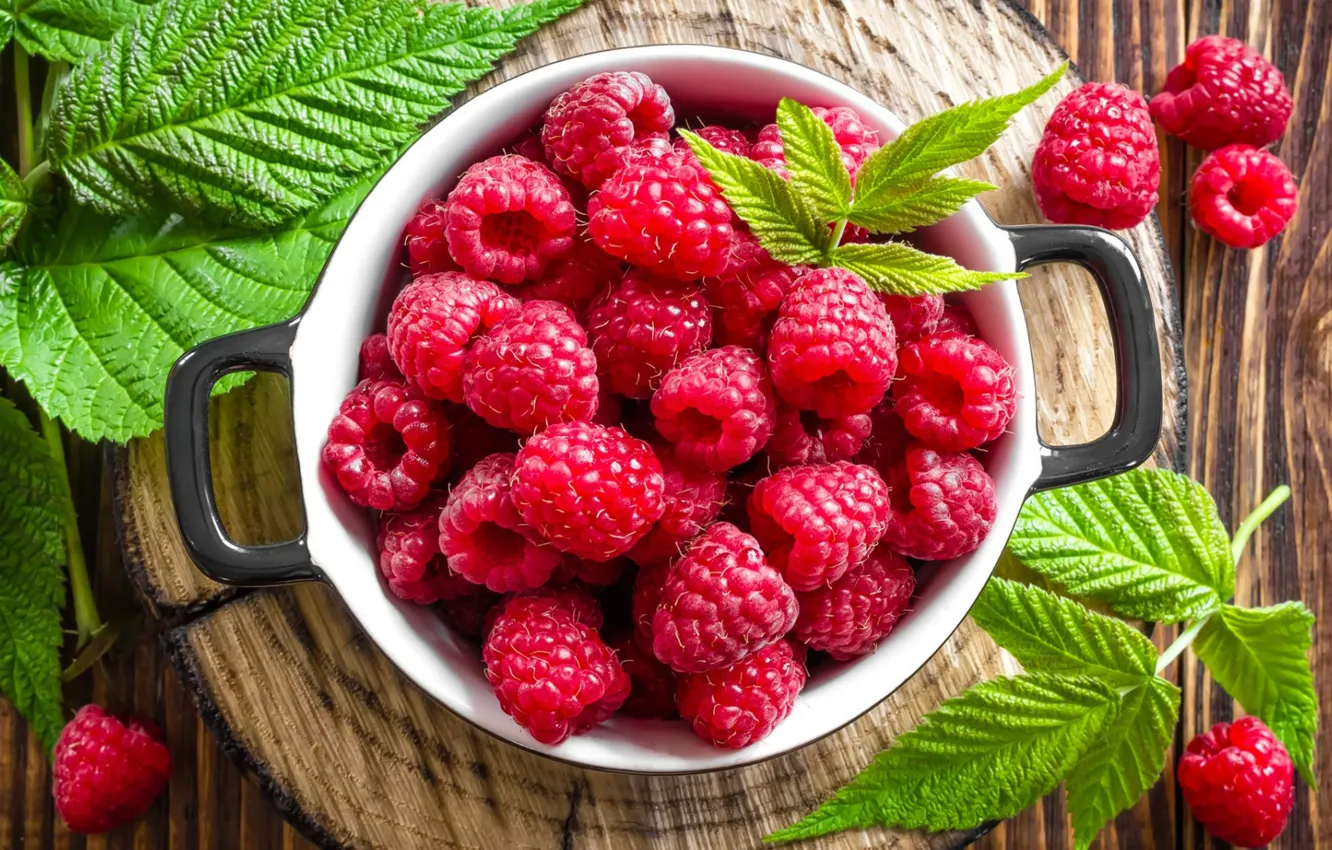 Photo wallpaper leaves, berries, raspberry, Board, stump, pan