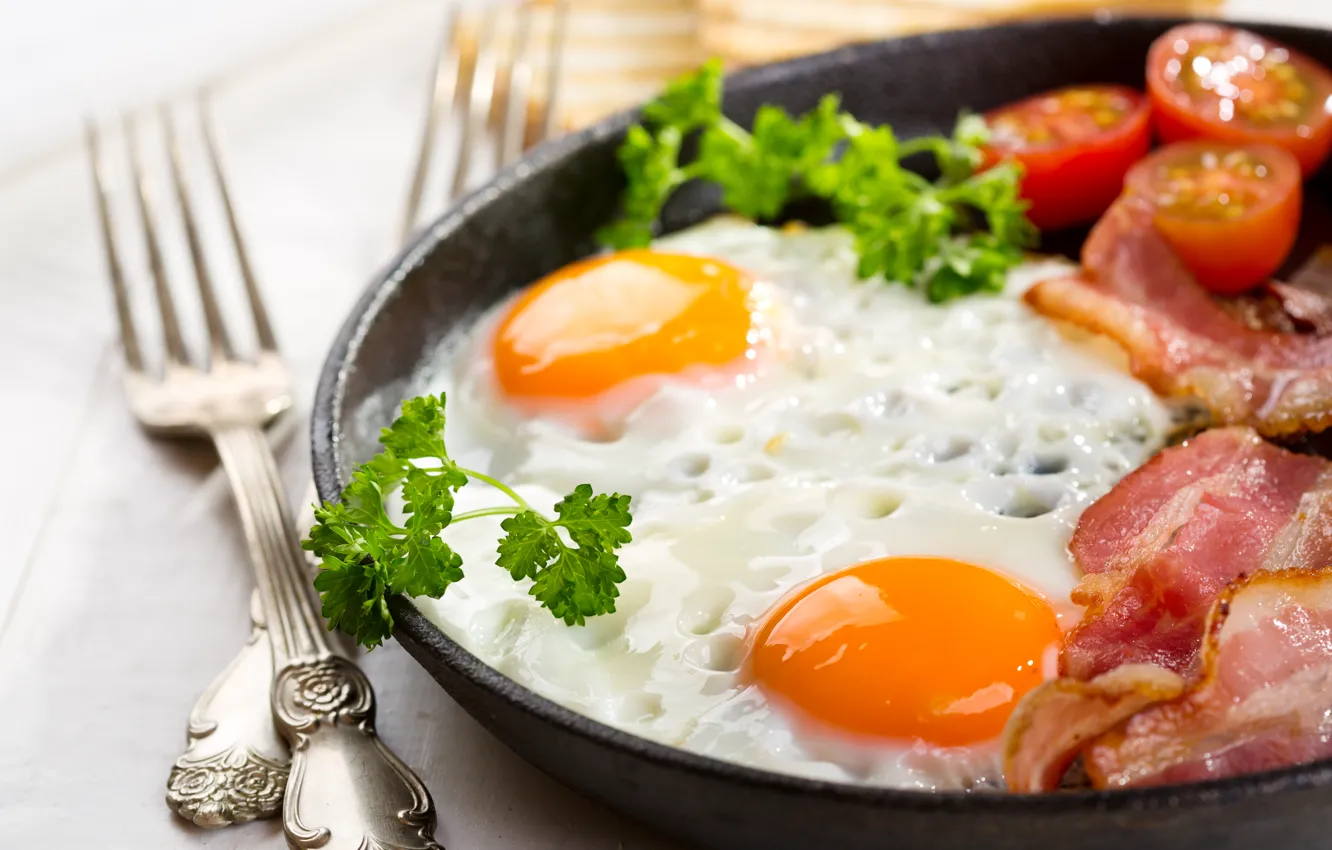 Photo wallpaper food, Breakfast, scrambled eggs, tomatoes, parsley, bacon