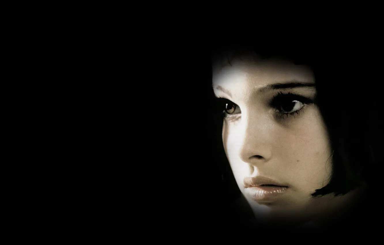 Photo wallpaper Natalie Portman, women, face, Leon, black background, actress, children, celebrity