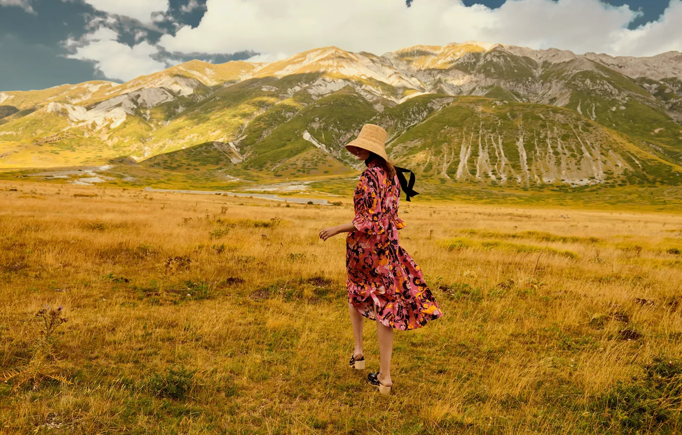 Photo wallpaper girl, mountains, back, hat, fashion, fashion, Dear Cato, Spring summer 23