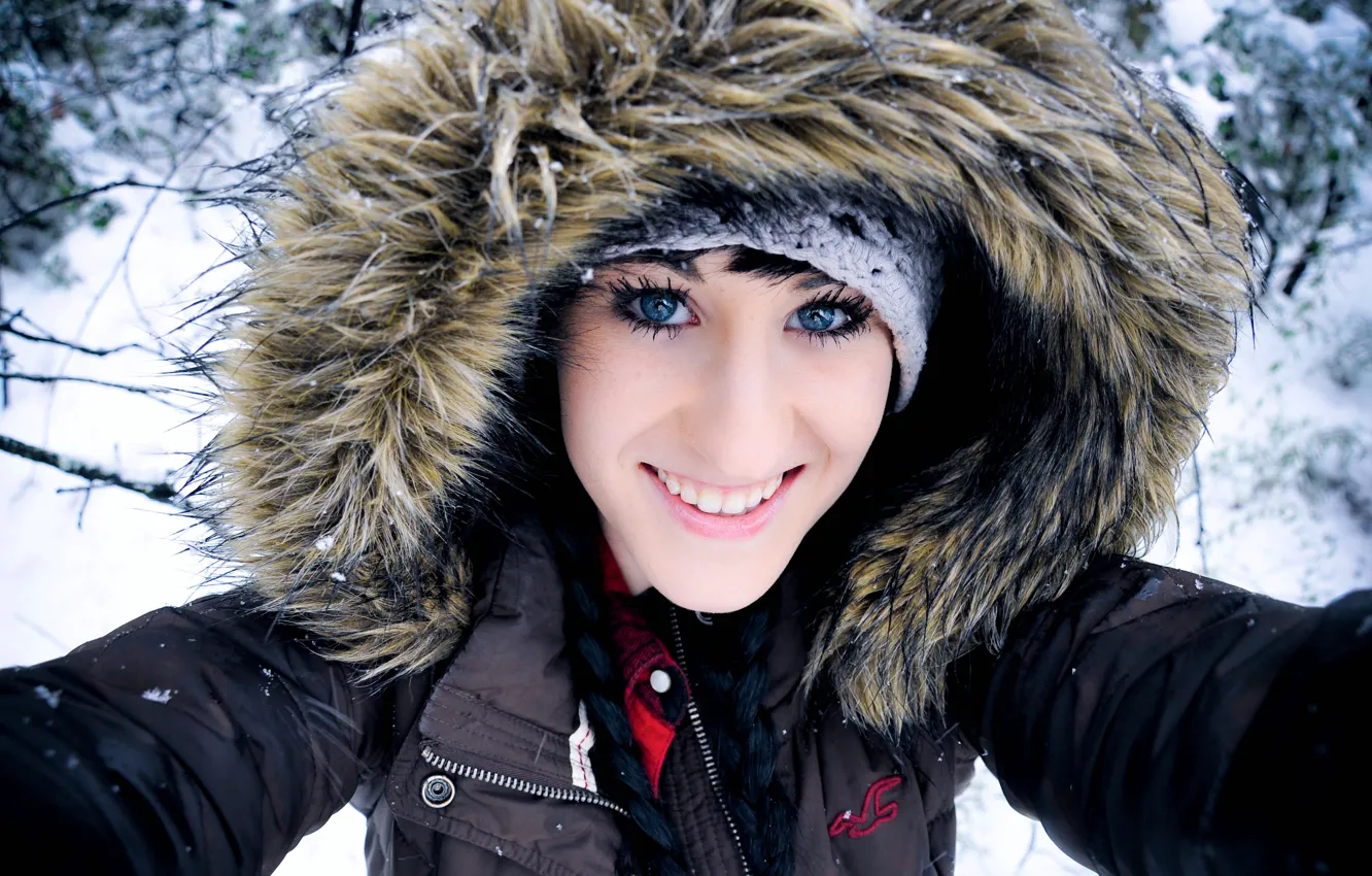 Photo wallpaper winter, eyes, look, girl, snow, face, smile