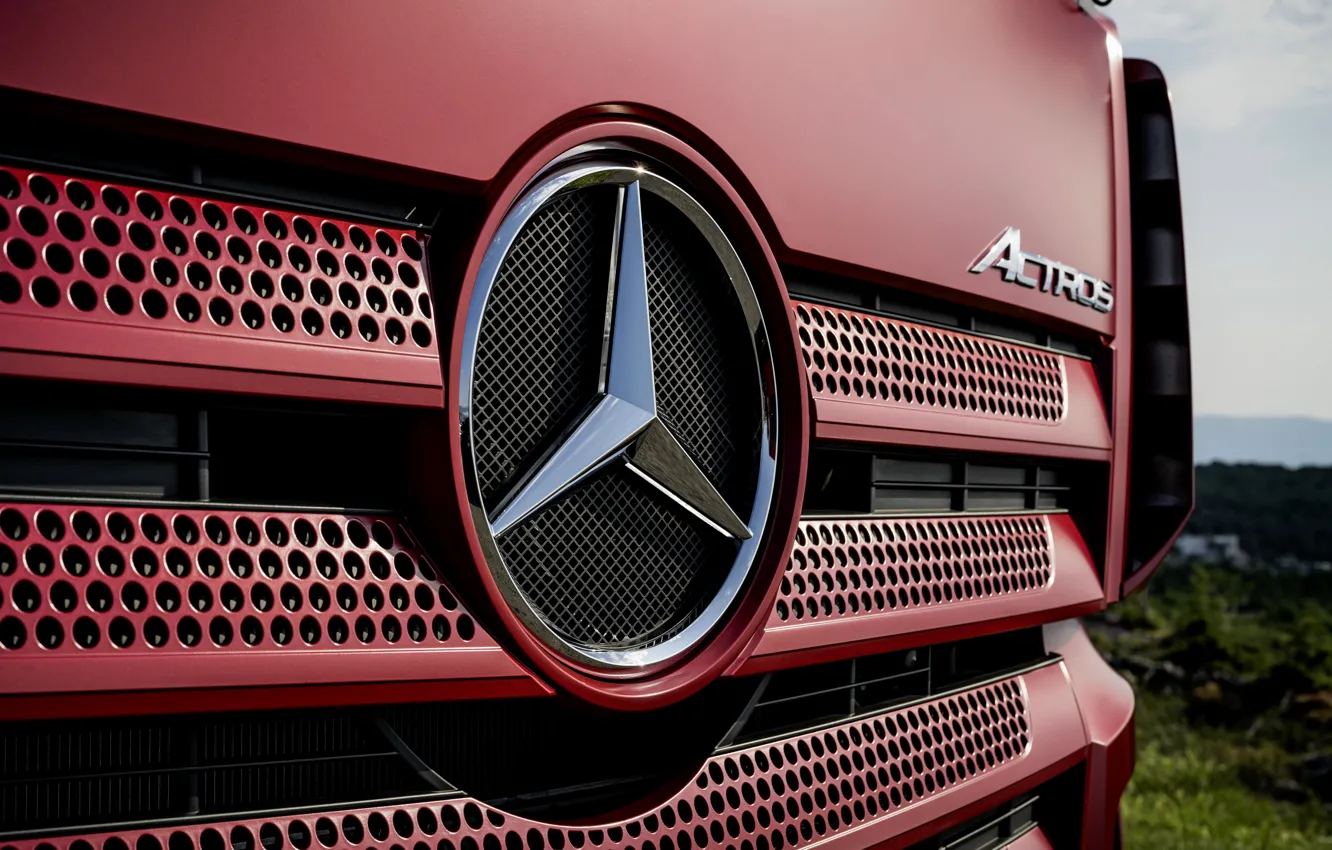 Photo wallpaper Mercedes-Benz, emblem, grille, holes, tractor, Actros