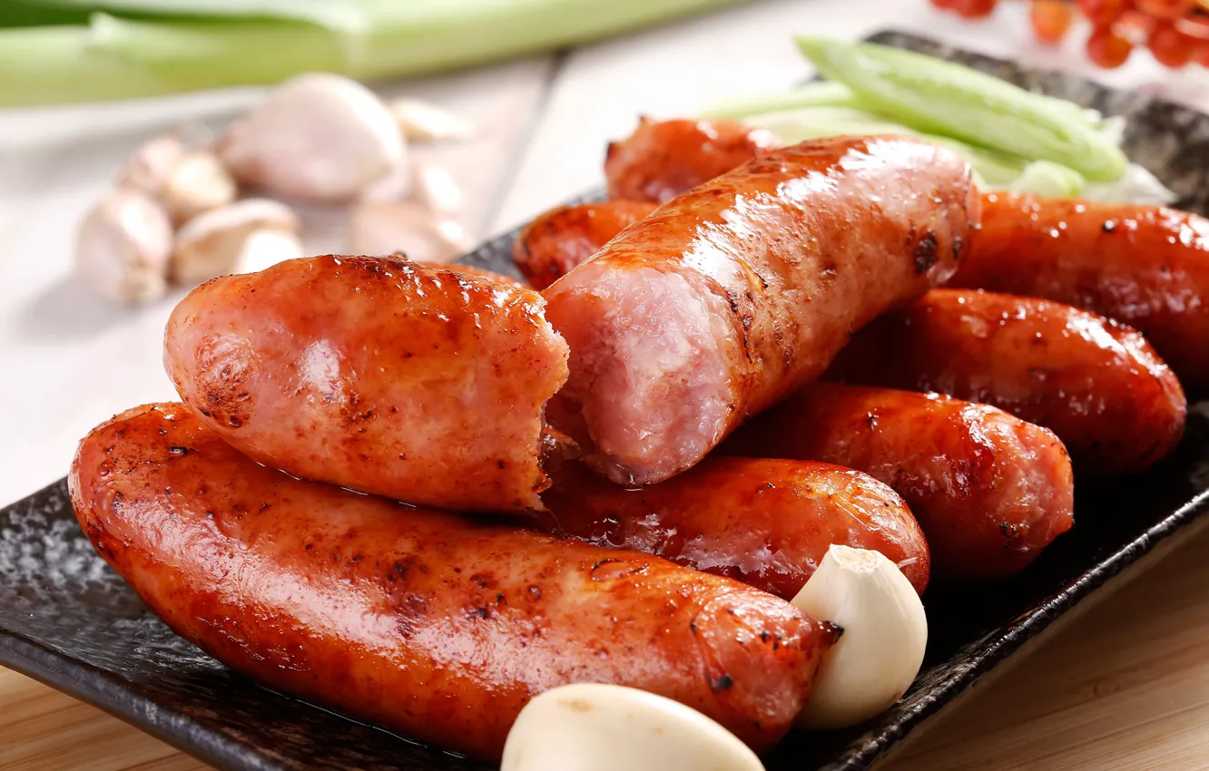 Photo wallpaper garlic, wieners, grill