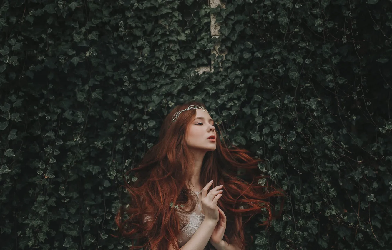 Photo wallpaper girl, hands, red, Diadema, Princess, redhead, long hair, ivy
