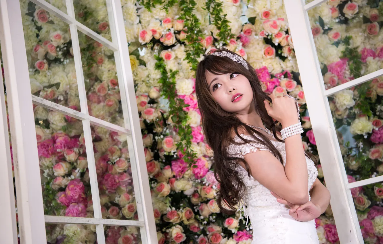 Photo wallpaper girl, flowers, face, background, hair