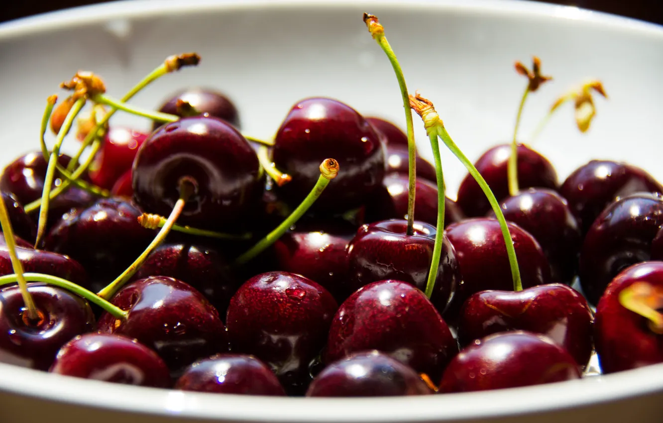 Photo wallpaper drops, cherry, bowl, cherry
