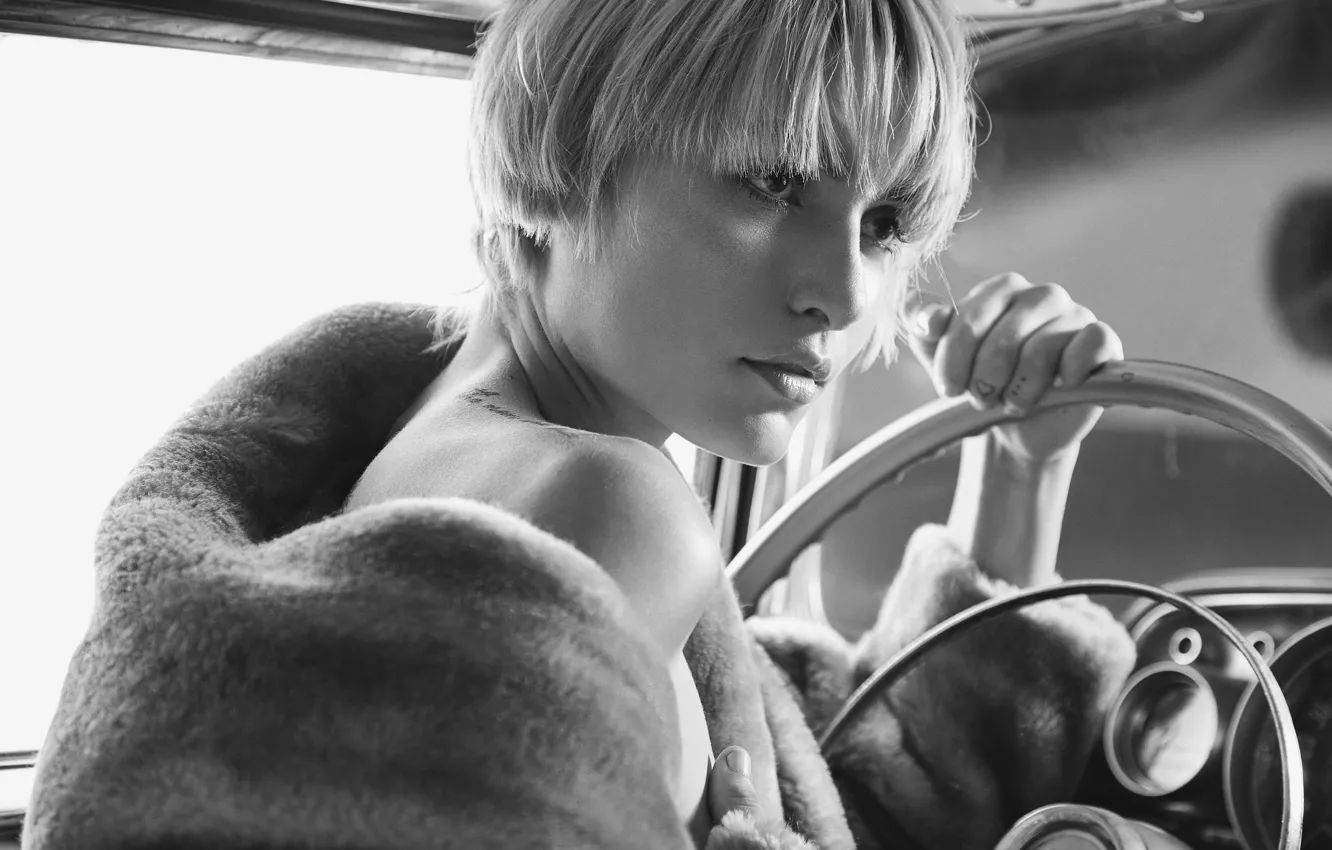 Photo wallpaper face, model, hair, the wheel, car, Alejandra Merlano