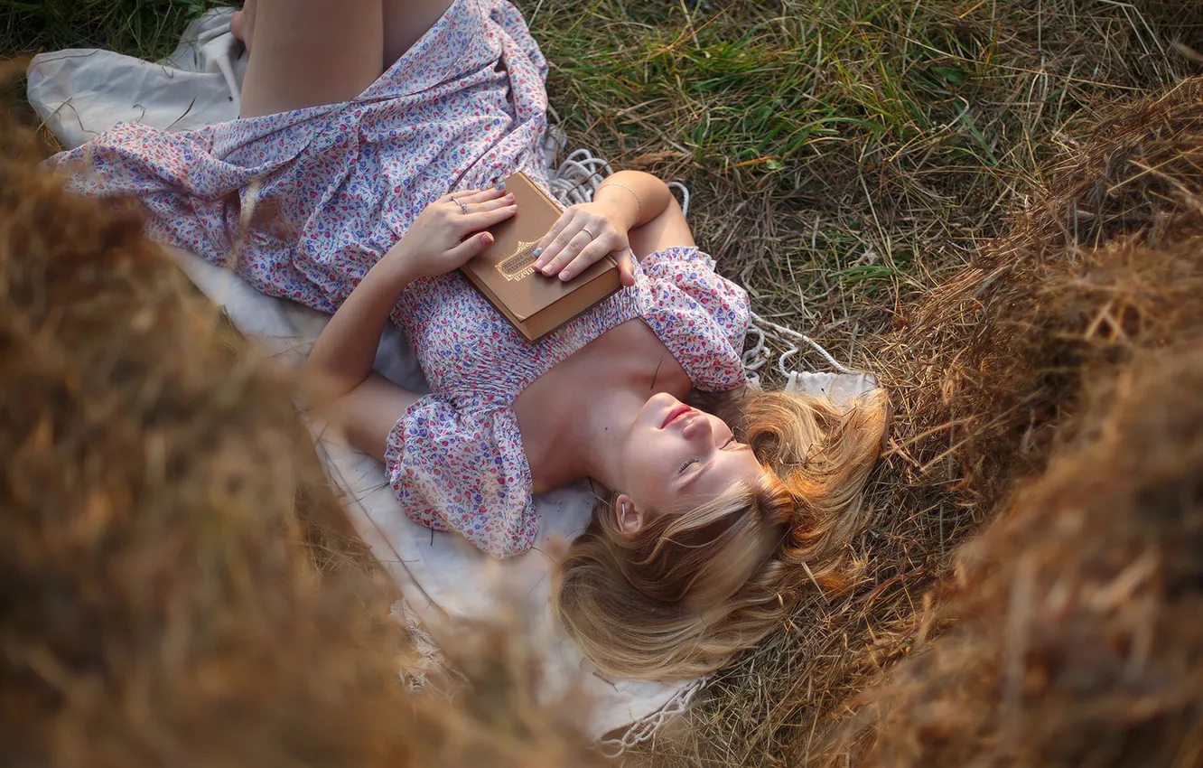 Photo wallpaper girl, grass, dress, legs, model, blonde, books, red lipstick