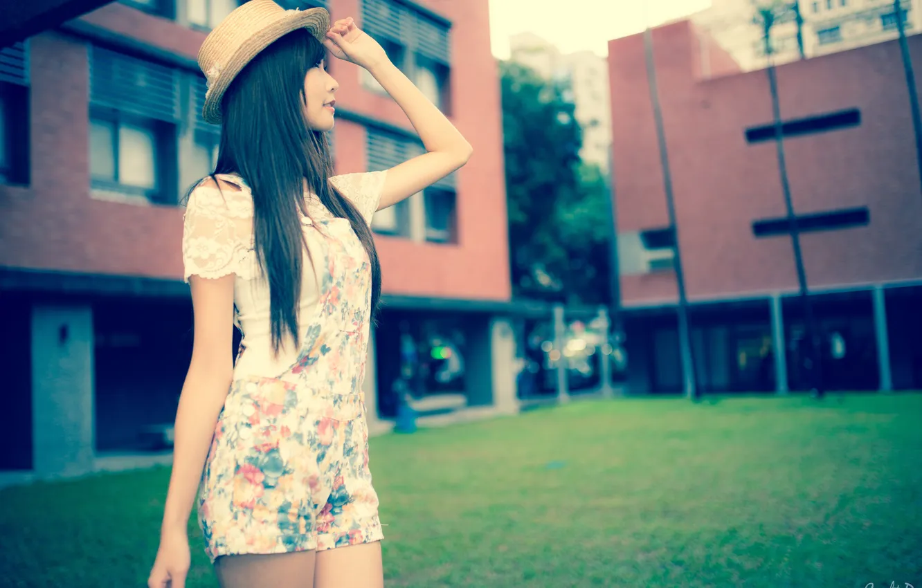 Photo wallpaper pose, lawn, model, portrait, home, hat, makeup, figure