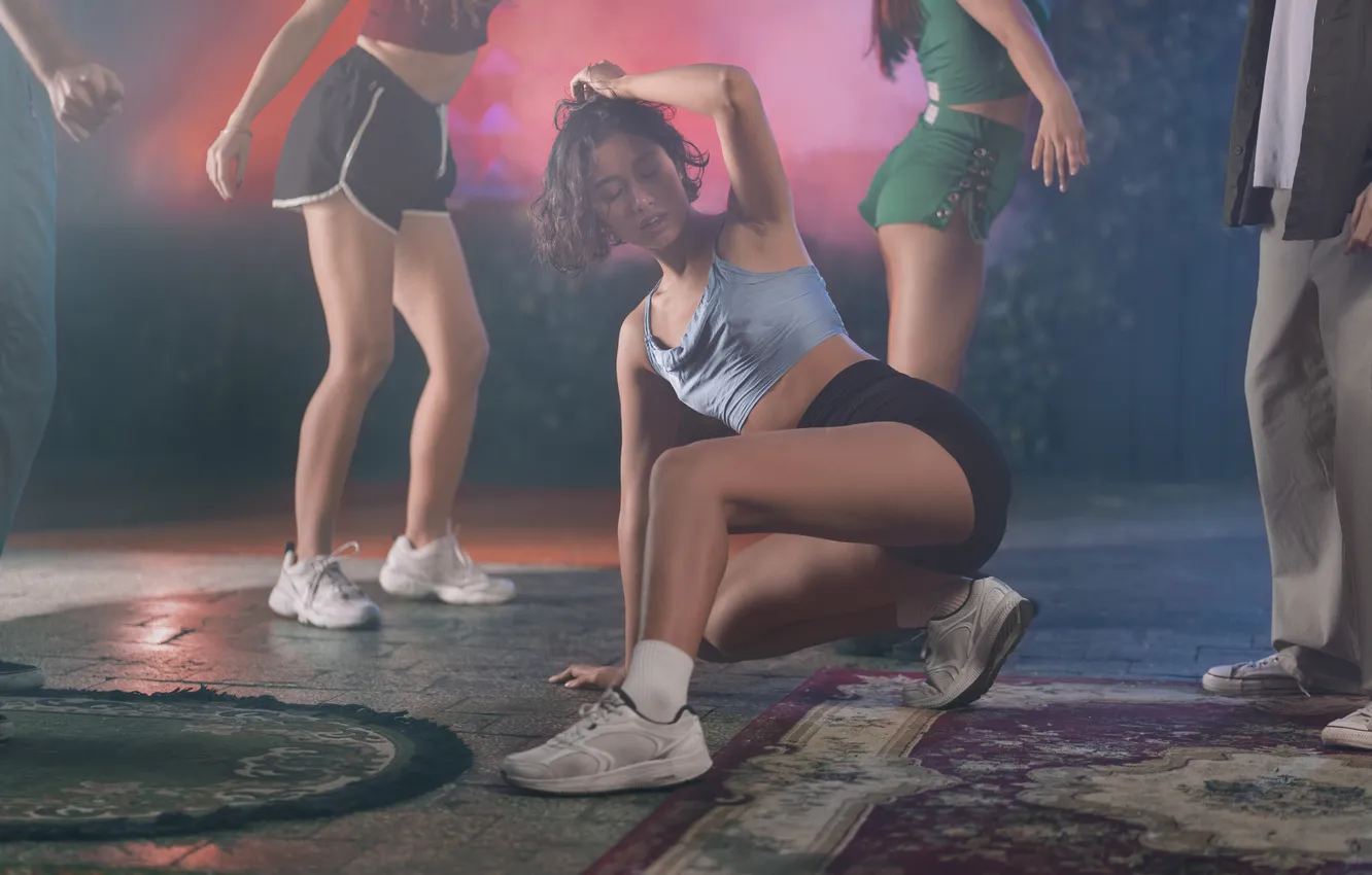 Photo wallpaper party, people, dancing, indoor, twerking