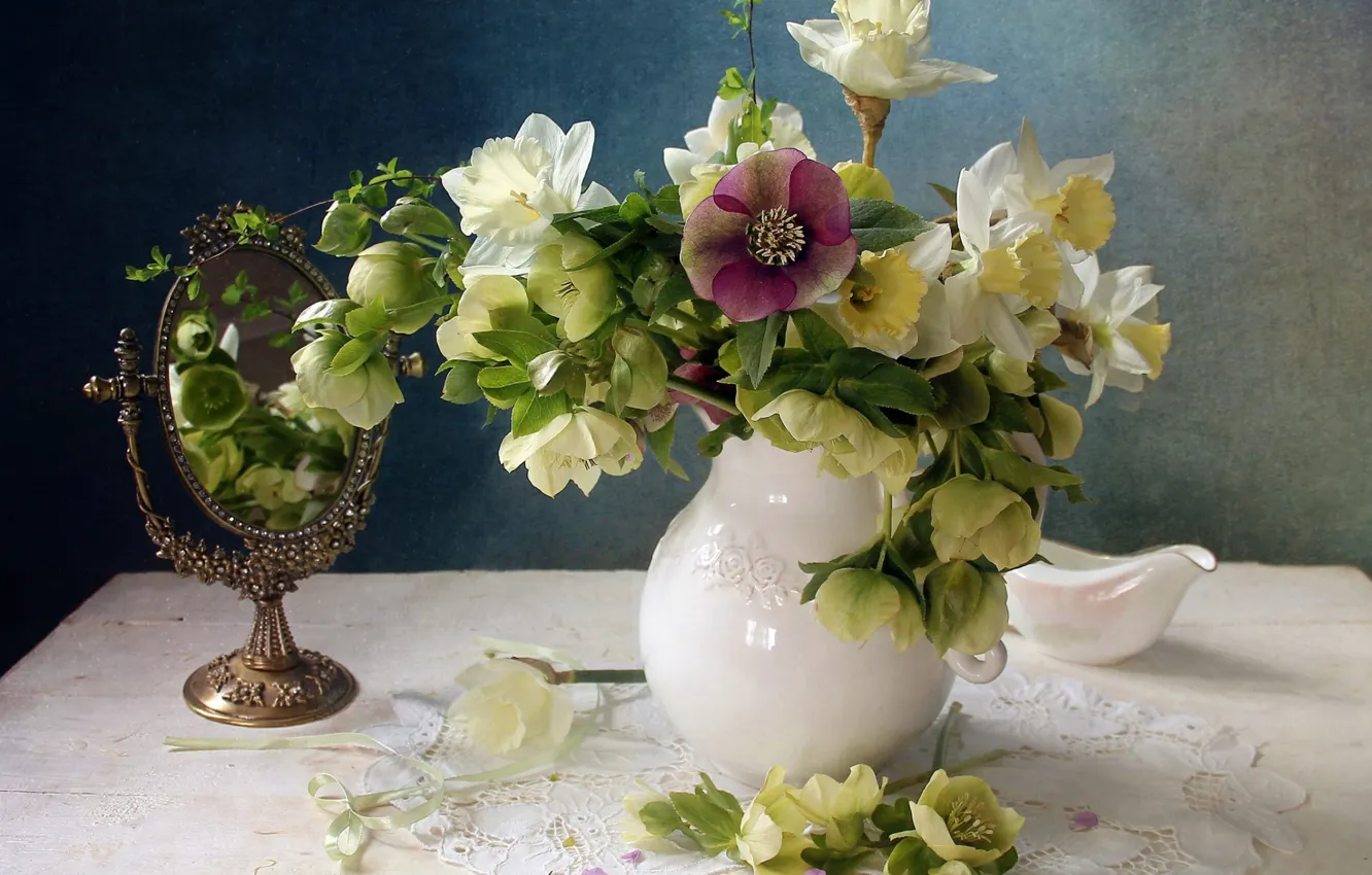 Photo wallpaper mirror, hellebore, vase, bouquet, daffodils