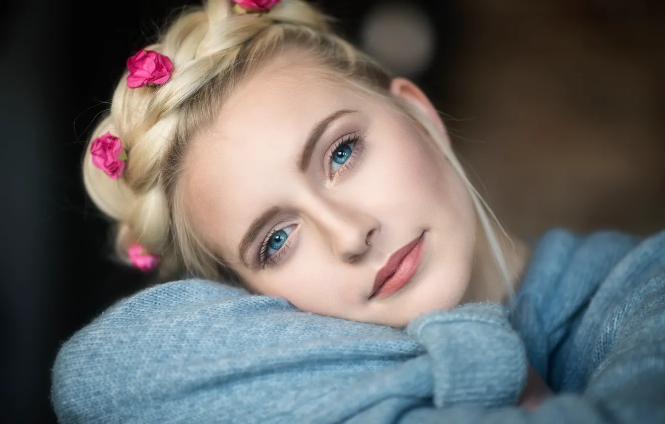 Photo wallpaper look, flowers, close-up, face, pose, portrait, makeup, piercing