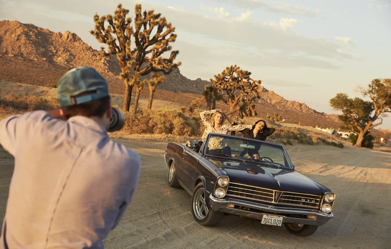 Photo wallpaper machine, girl, photographer, car, relieves, Camila Mendes, Lili Reinhart