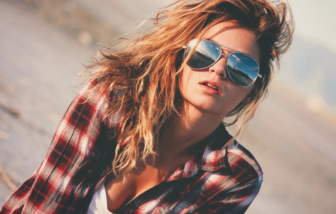 Photo wallpaper girl, face, background, hair, glasses