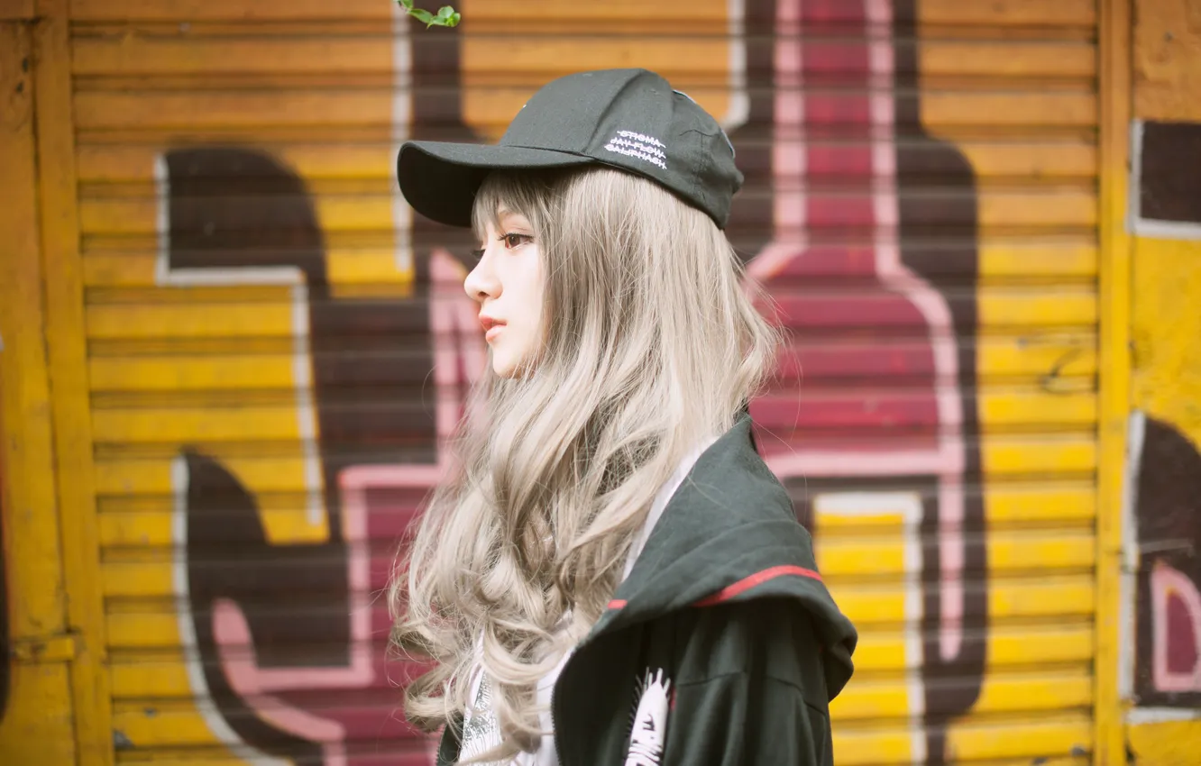 Photo wallpaper girl, face, background, hair, profile, cap