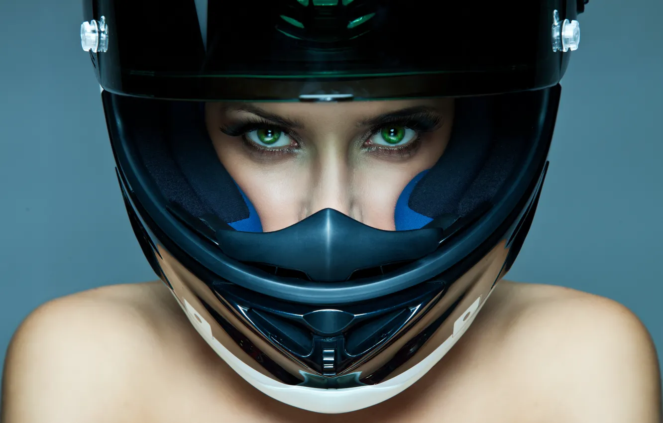 Photo wallpaper look, girl, face, eyelashes, background, helmet, shoulders, green eyes