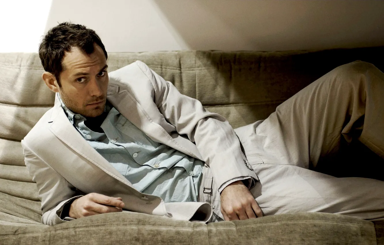 Photo wallpaper look, light, costume, actor, male, shirt, Jude Law, Jude Law