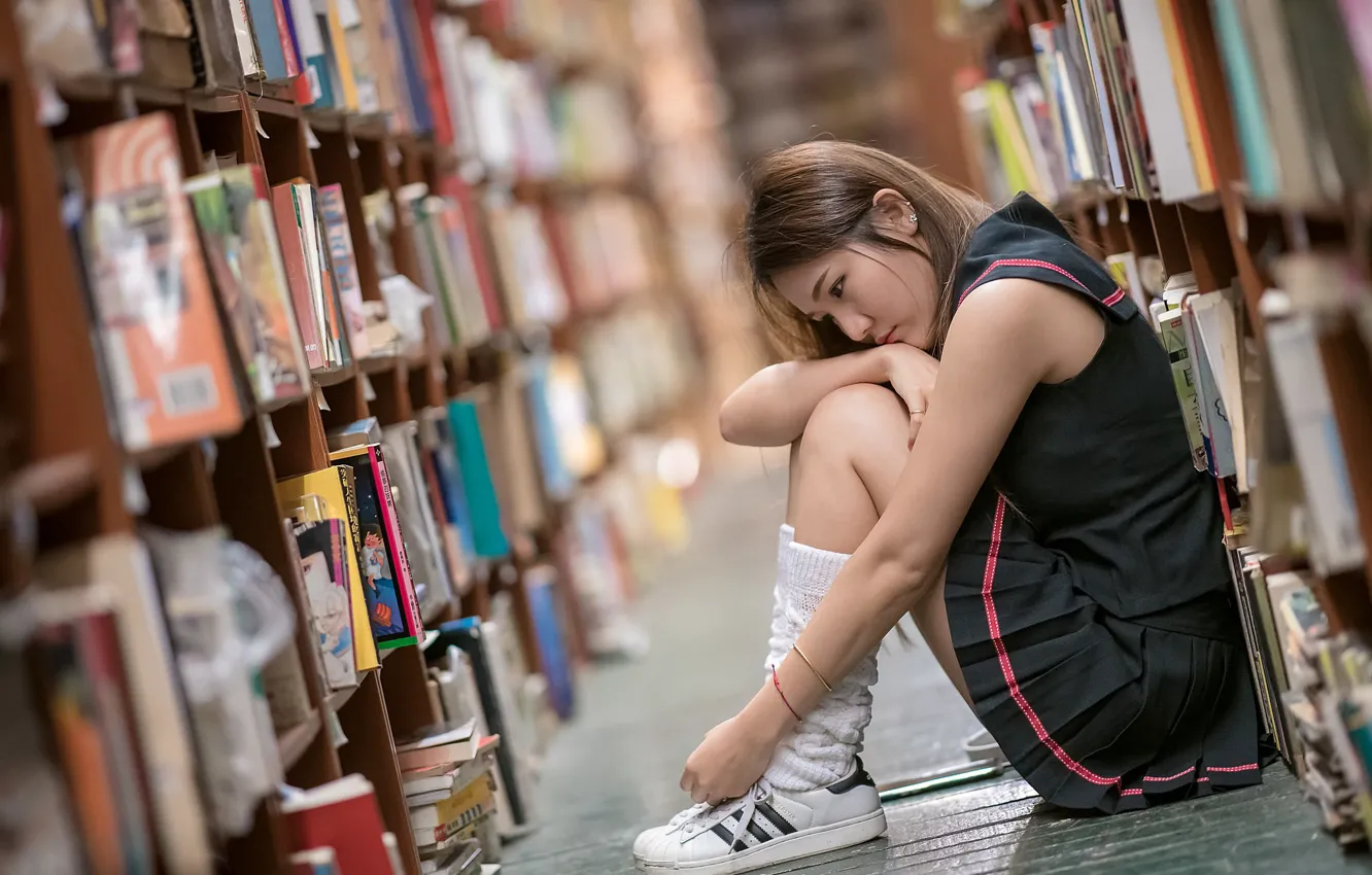 Photo wallpaper girl, books, Asian, cutie, shelves