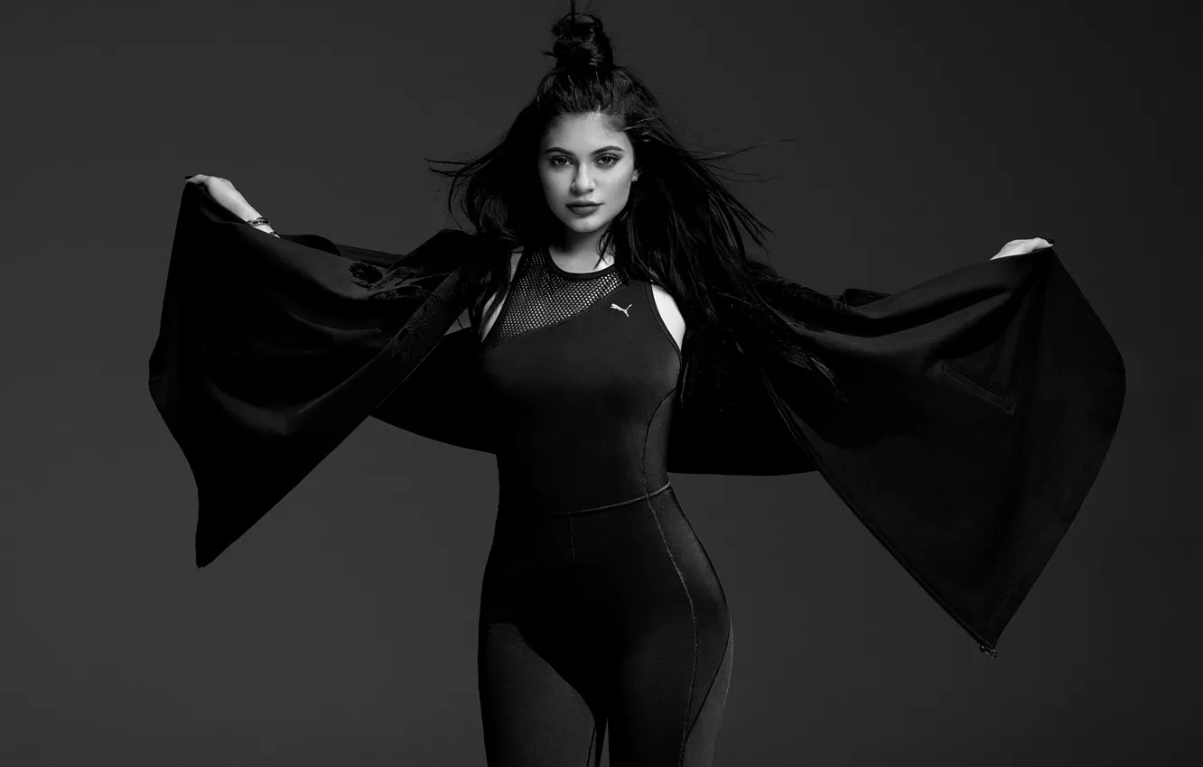Photo wallpaper model, black and white, Kylie Jenner