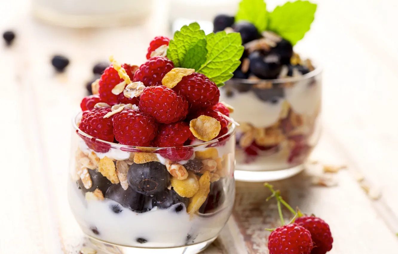 Photo wallpaper glass, berries, raspberry, blueberries, wood, yogurt, granola