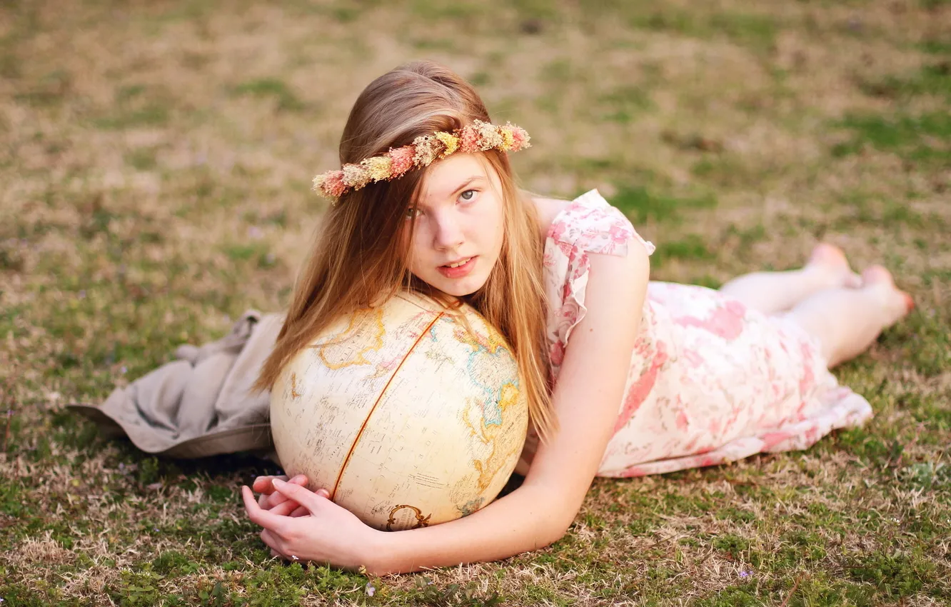 Photo wallpaper field, girl, globe