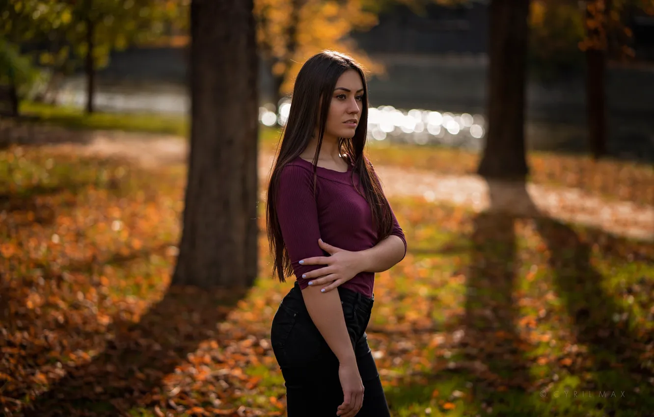 Photo wallpaper autumn, leaves, girl, the sun, trees, pose, glare, Park