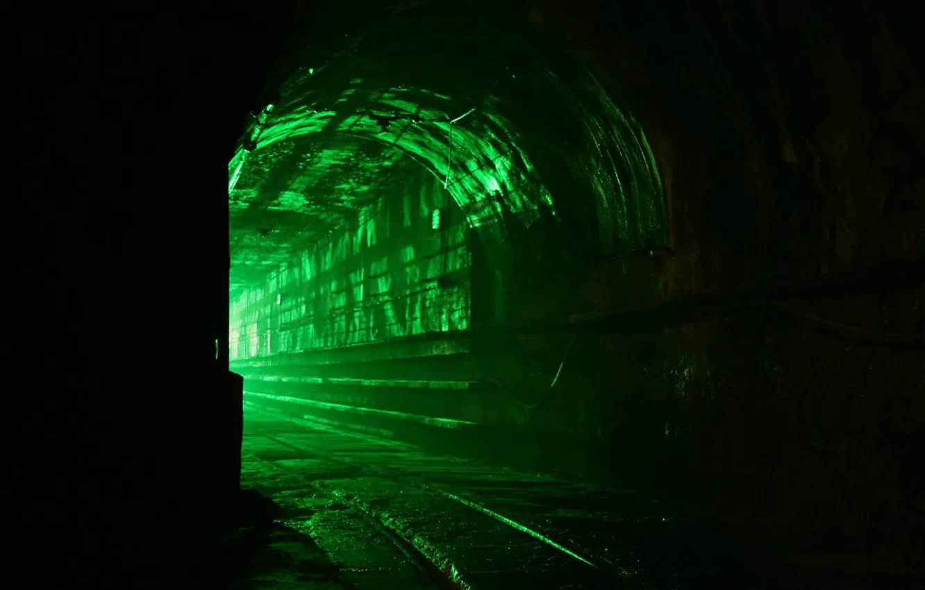 Photo wallpaper The darkness, Green, The tunnel