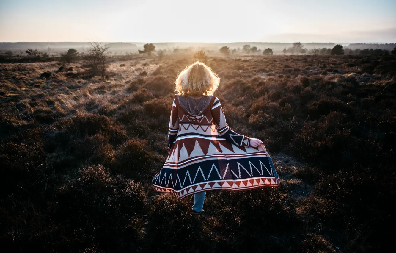 Photo wallpaper girl, blonde, curls