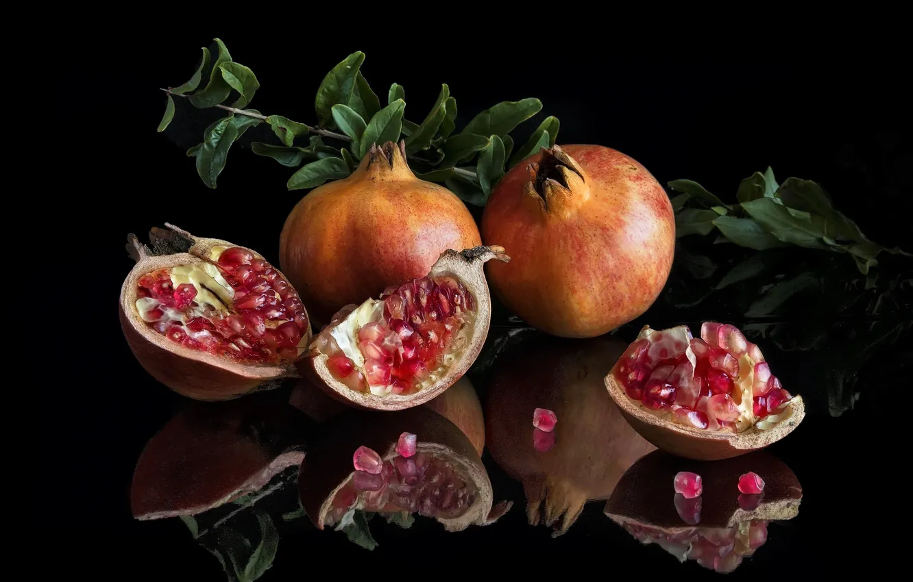Photo wallpaper reflection, grain, fruit, fruit, garnet
