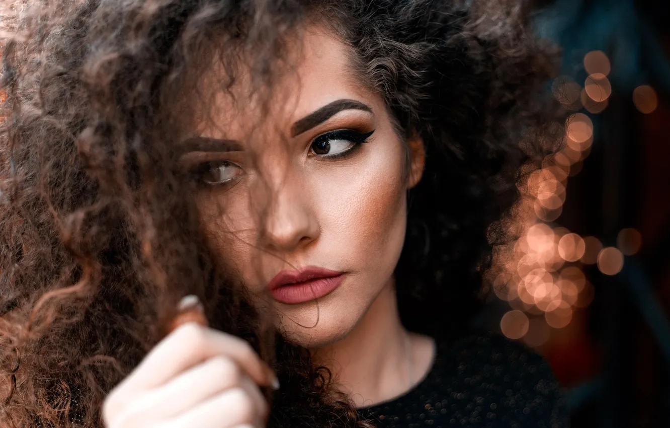 Photo wallpaper girl, face, serious, curls