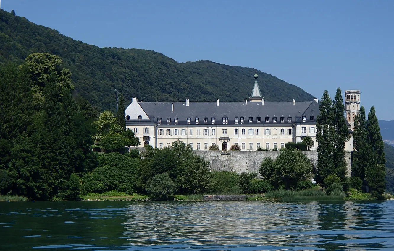 Photo wallpaper mountains, lake, France, the monastery, Abbaye de Hautecombe, view from the Lake of the Bourge
