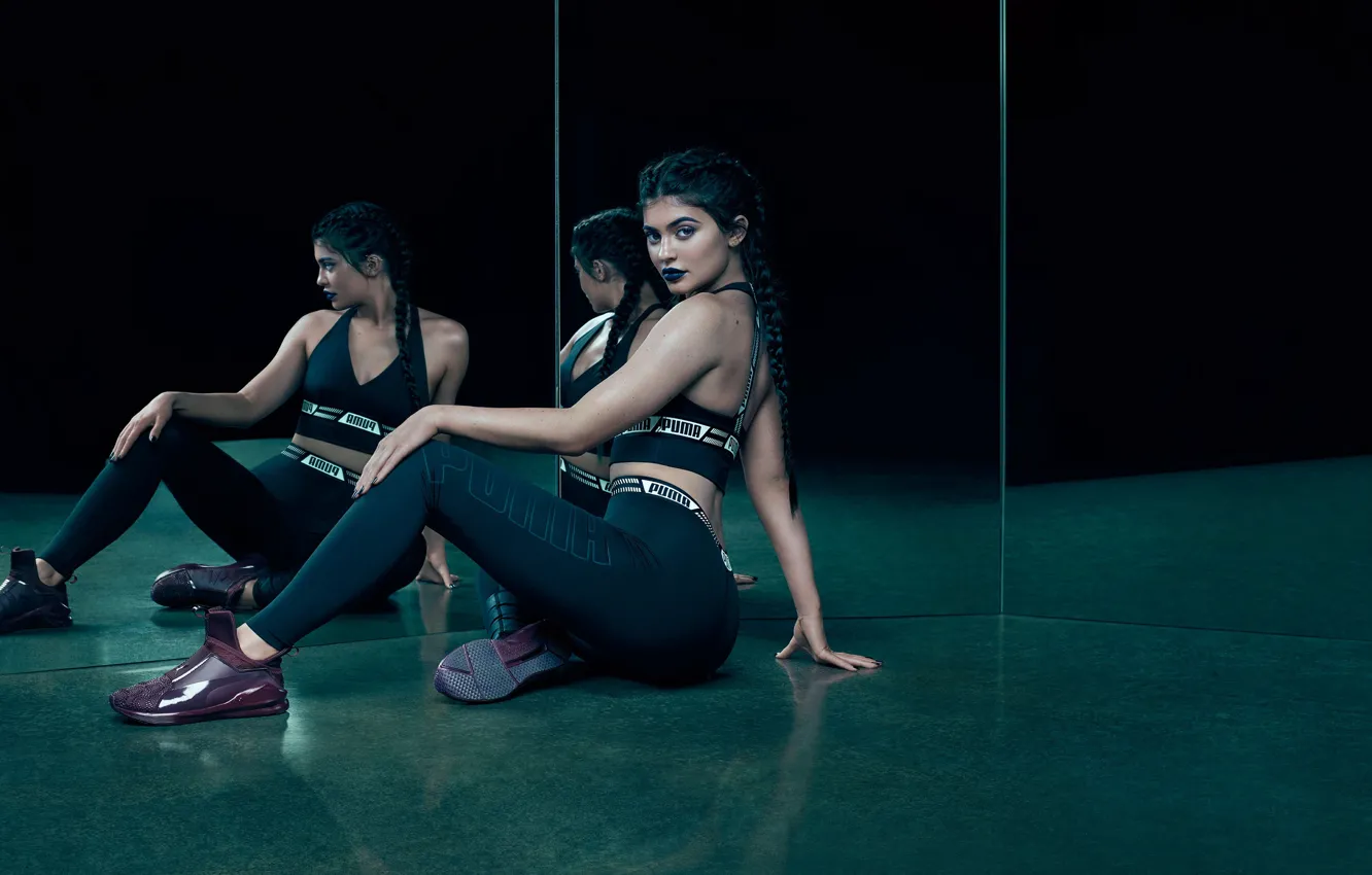 Photo wallpaper reflection, model, mirror, celebrity, Kylie Jenner
