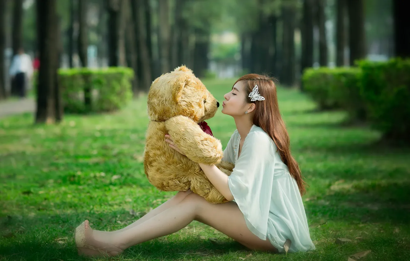 Photo wallpaper girl, bear, Asian