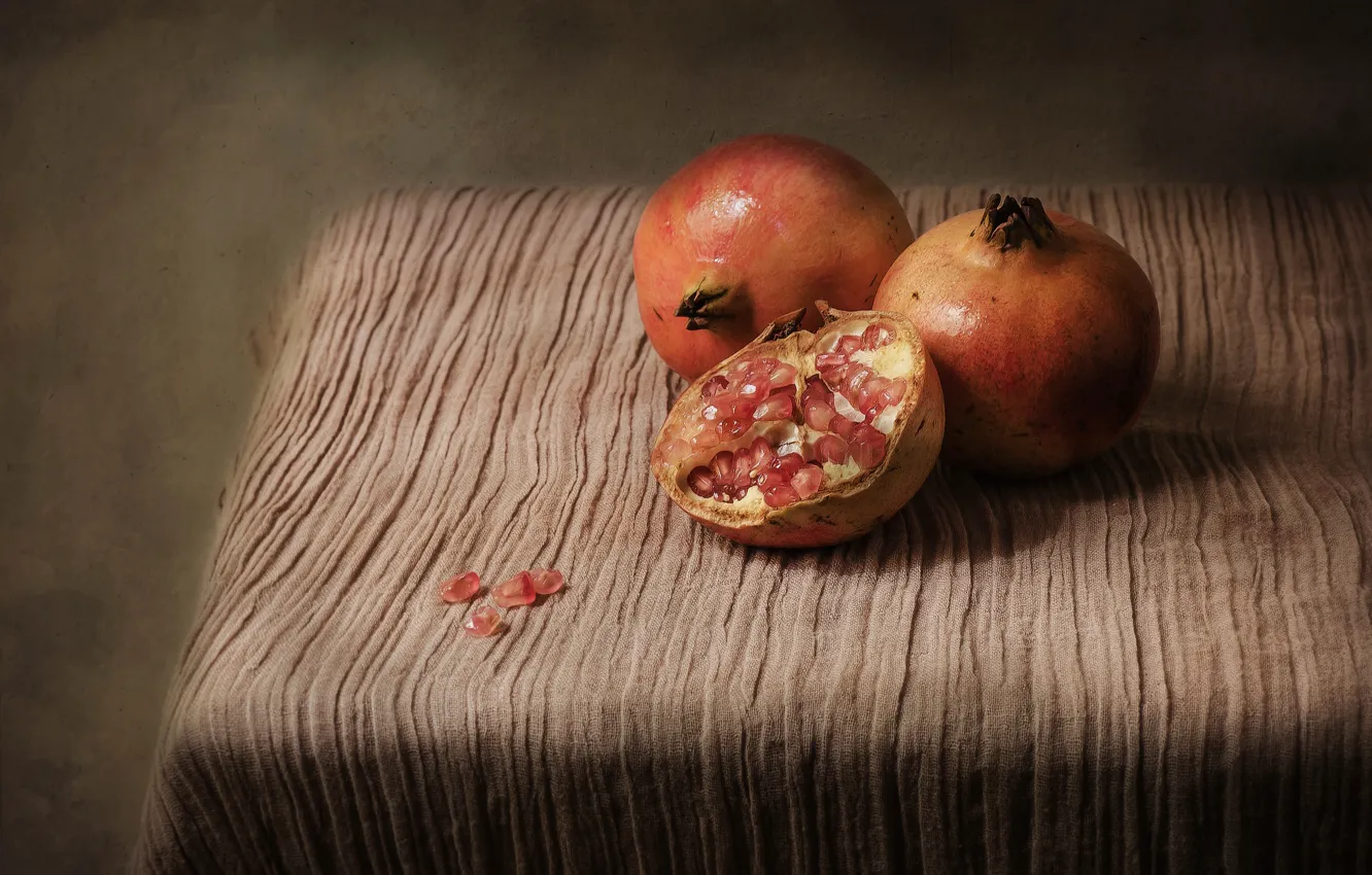 Photo wallpaper macro, style, table, grain, fruit, garnet