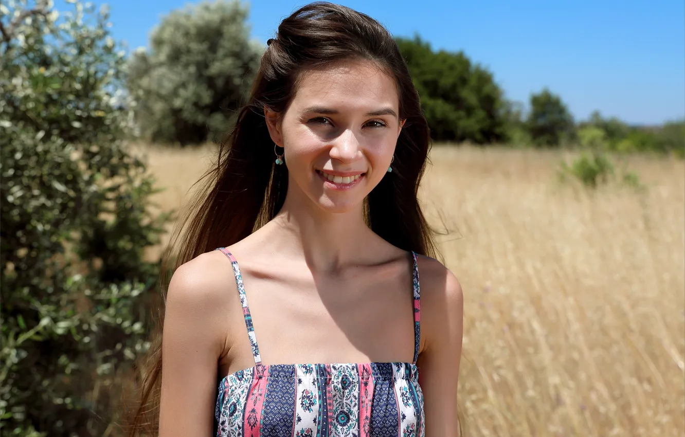 Photo wallpaper hot girl, trees, field, nature, shadows, sexy woman, countryside, posing