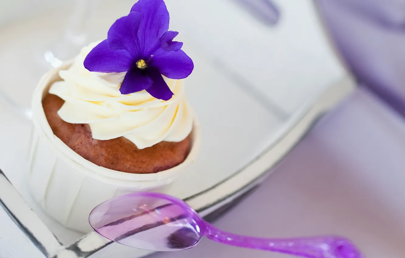 Photo wallpaper purple, flowers, spoon, cake, cream, dessert, sweet, tray
