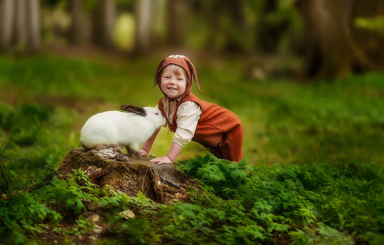 Photo wallpaper greens, grass, children, smile, each, stump, boy, rabbit