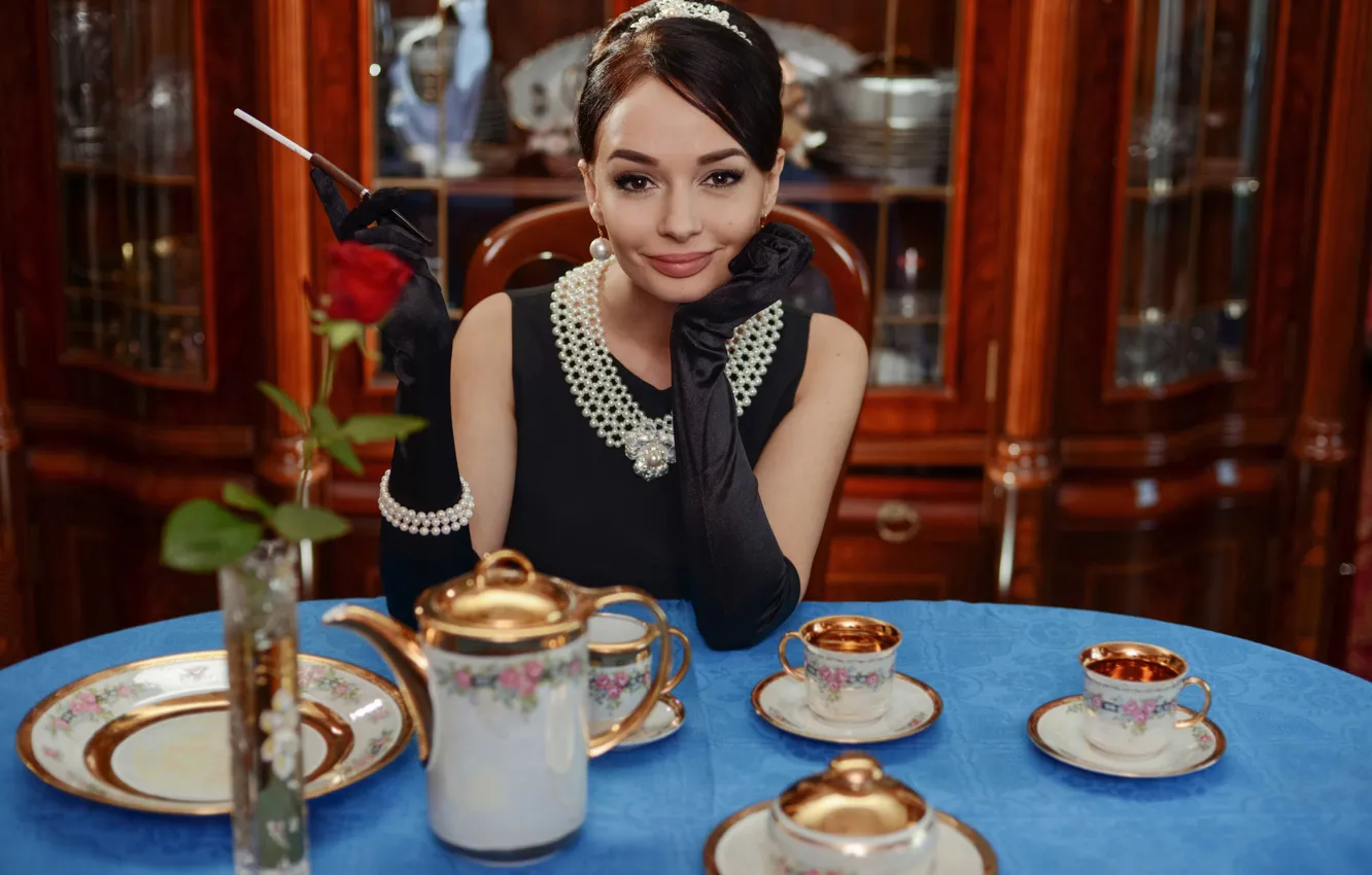 Photo wallpaper girl, decoration, pose, smile, furniture, makeup, dress, hairstyle