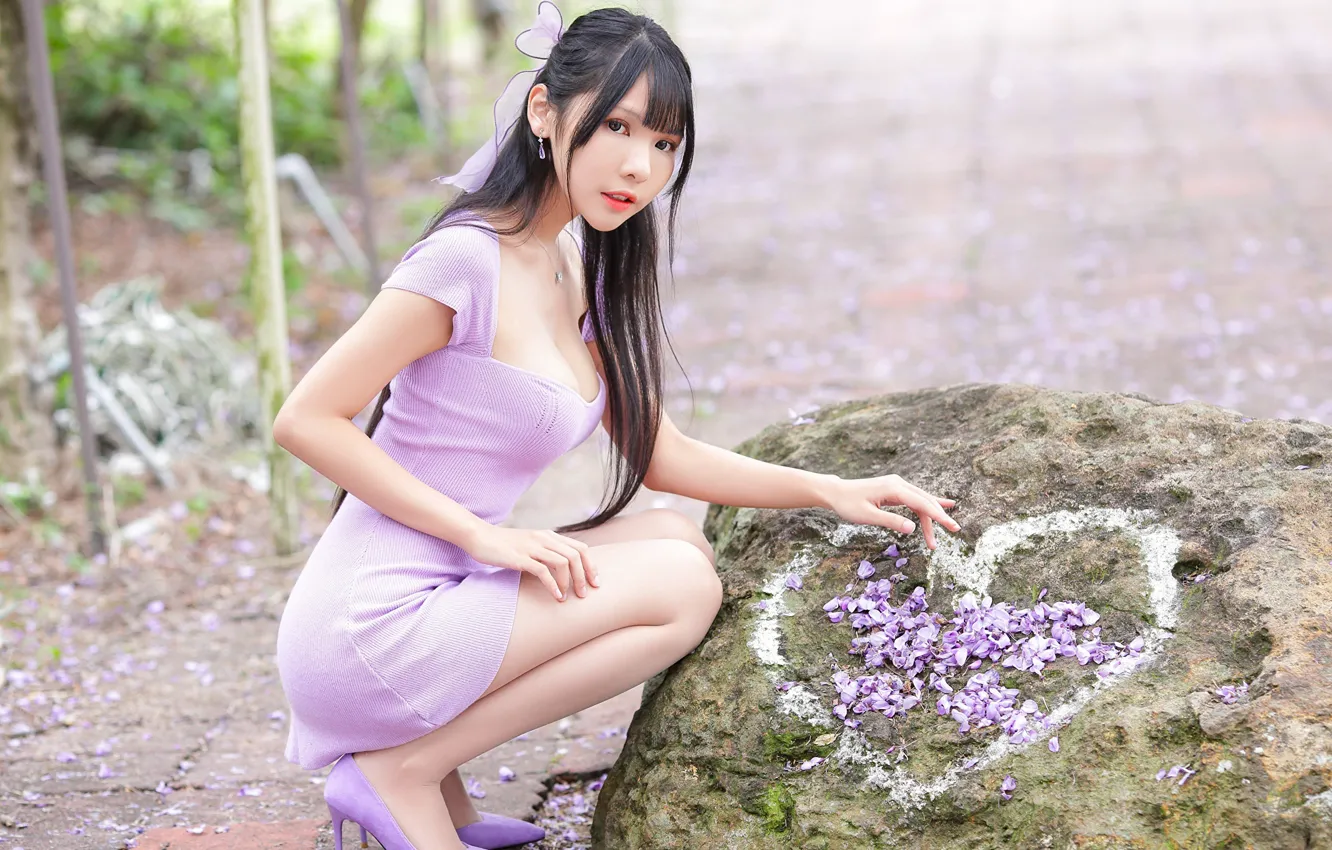 Photo wallpaper look, flowers, pose, stones, model, heart, portrait, makeup