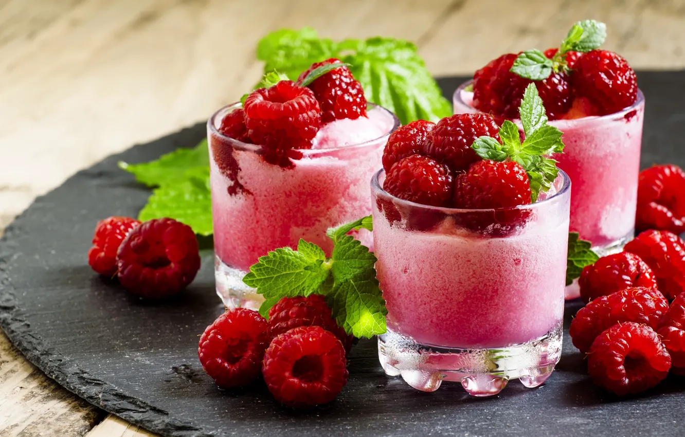 Photo wallpaper berries, raspberry, juice, glasses, drink, dessert, smoothies