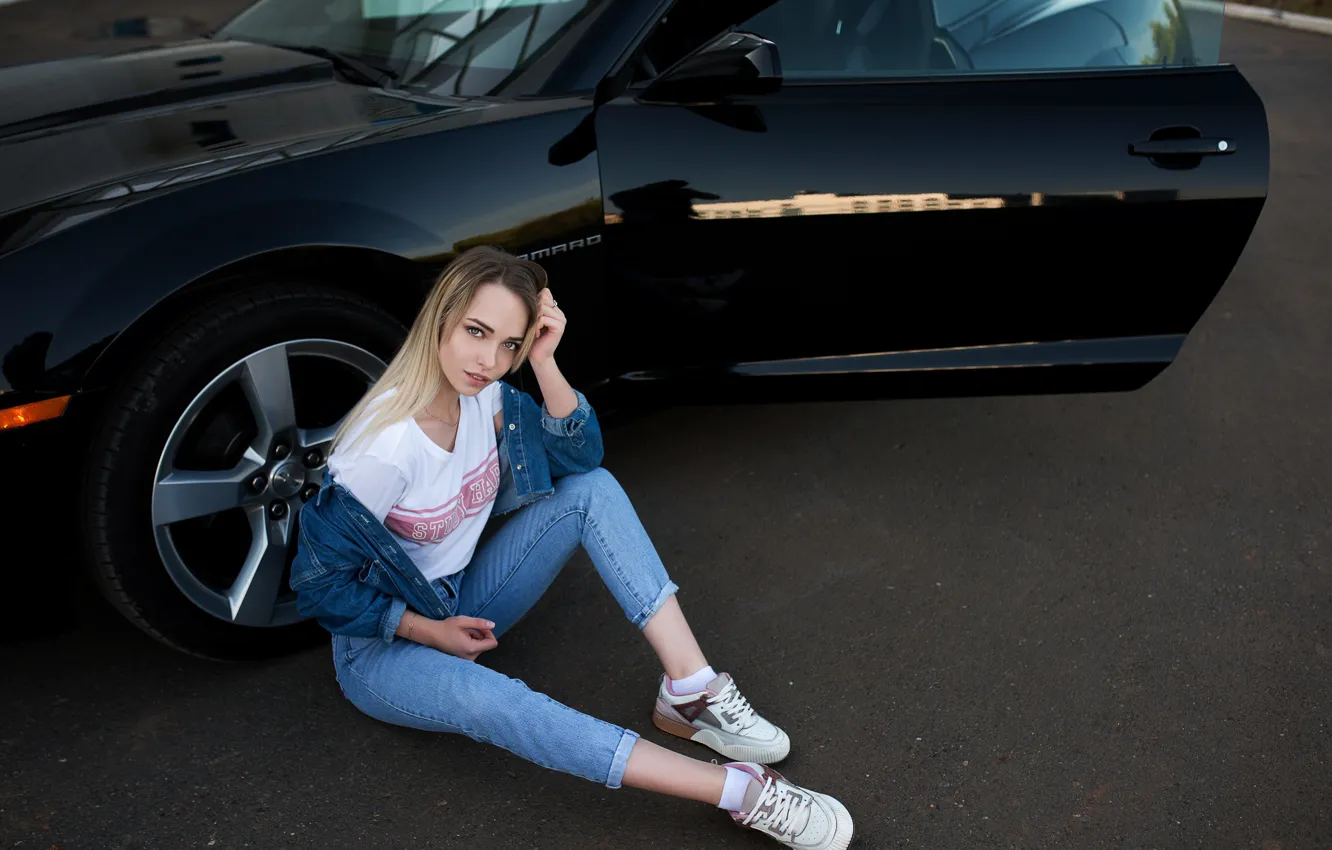 Photo wallpaper Camaro, model, women, jeans, brunette, sitting, sneakers, T- shirt